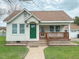 1104 Kessler Ave, Schulenburg, TX 78956