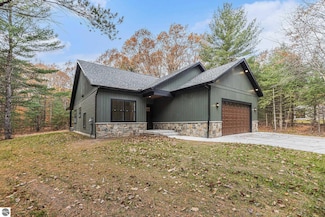 6076 Heartwood Trail, Lake Ann, MI 49650