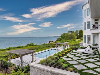 35 Littles Point Rd Unit S101, Swampscott, MA 01907
