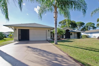 2774 SE Howell Ave, Port Saint Lucie, FL 34952