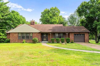 8 Lindenwood Dr, Swansea, IL 62226