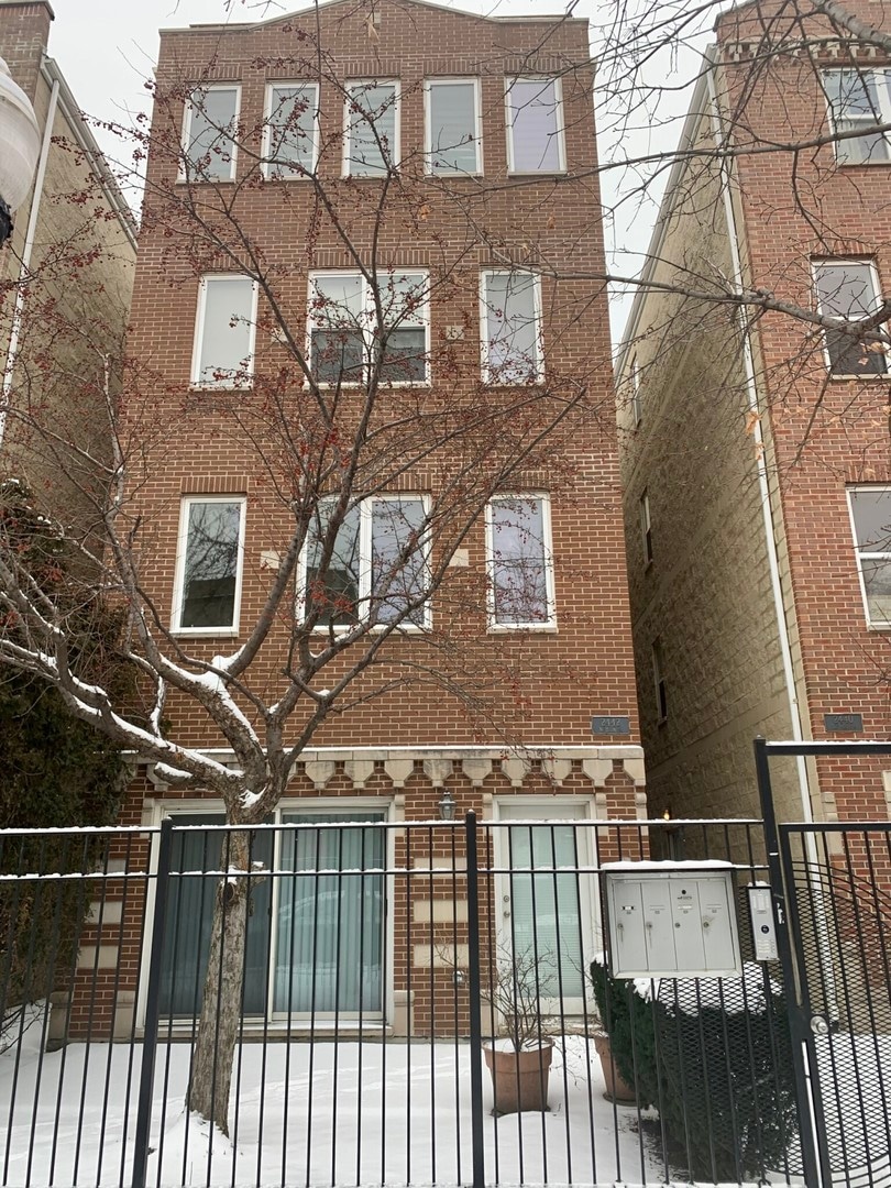 2-Bedroom Homes in Fifth City, Chicago for Sale 