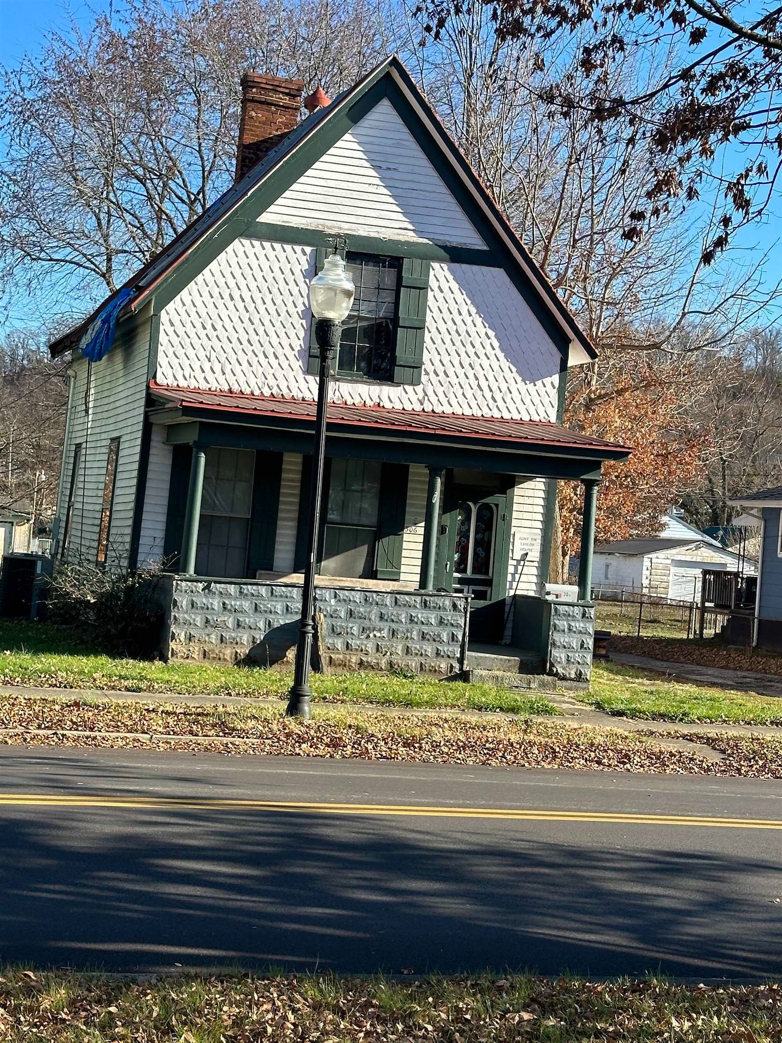 306 Main St Unit Guyandotte, Huntington, WV 25702 MLS 177721