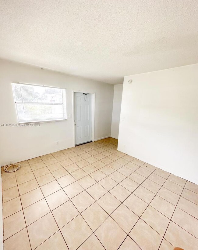 502 Phippen Waiters Rd unit 1-4, Dania, FL 33004 - photo 3