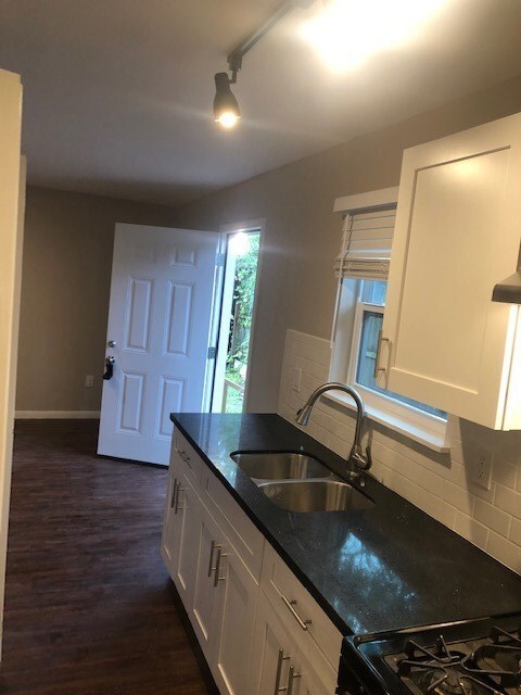 605 1/2 Enid St unit 4, Houston, TX 77009 - photo 7