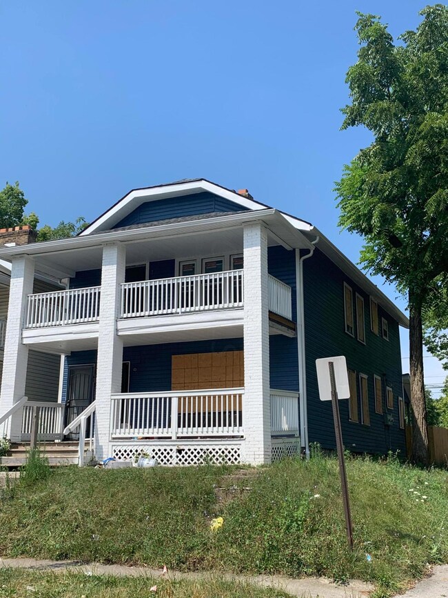 823 Lilley Ave unit 5, Columbus, OH 43205 - photo 4