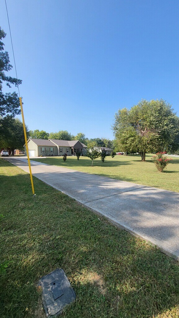 131 Cessna Ln, Shelbyville, TN 37160 - photo 2