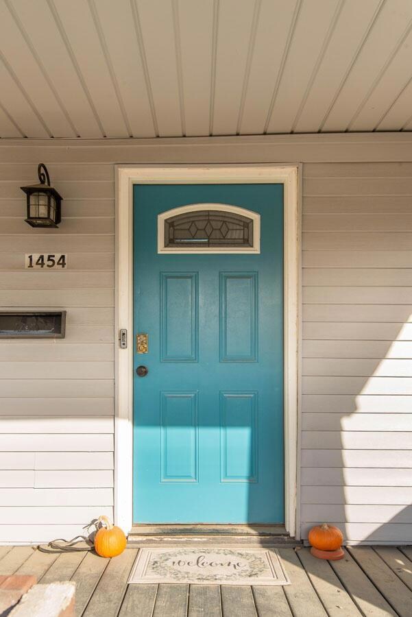 H Front door