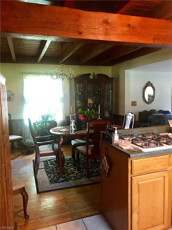 Kitchen & dining room are open concept