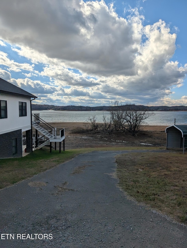 1536 Waterfront Dr, Dandridge, TN 37725 - photo 2