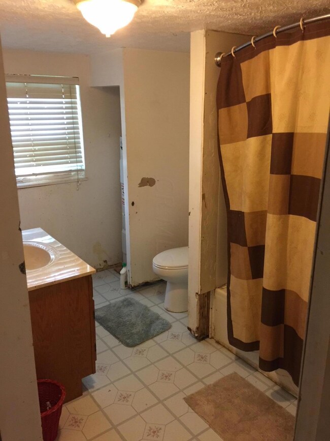 136 Goings bathroom