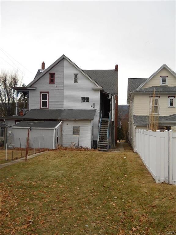 406 E Washington St, Slatington, PA 18080 - photo 2