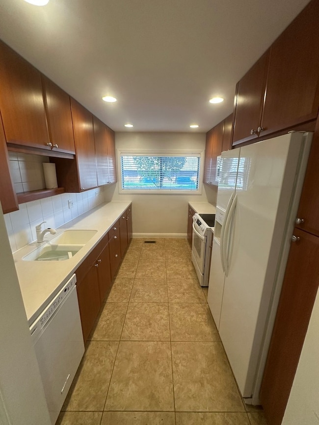 1721 Northfield Square unit B, Northfield, IL 60093 - photo 3