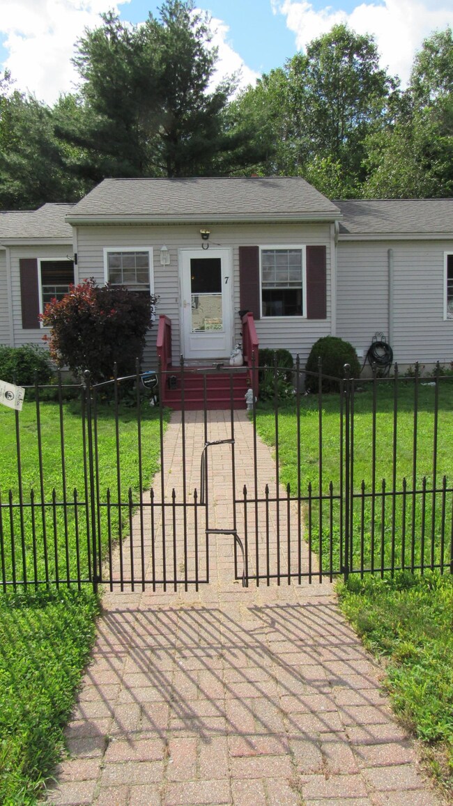 7 Marilyn Way, Sanford, ME 04073 - photo 3