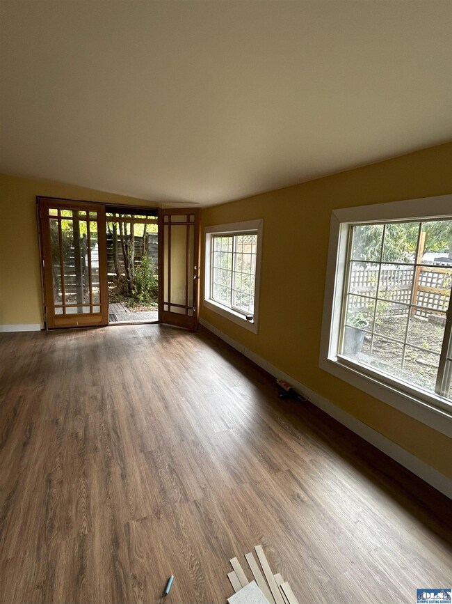 1427 E 3rd St, Port Angeles, WA 98362 - photo 5