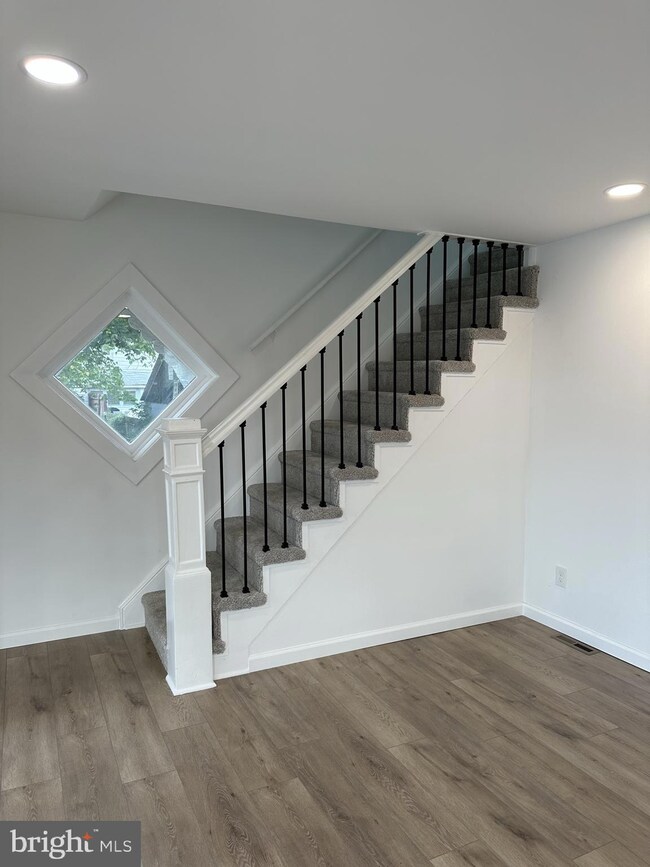 43 W Laughead Ave, Marcus Hook, PA 19061 - photo 5