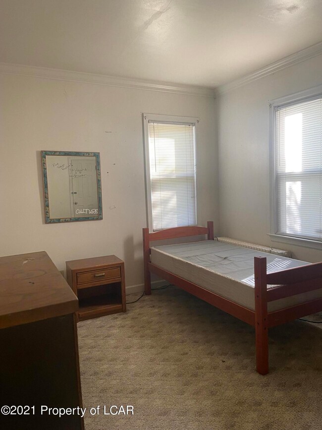 233 lower unit 03