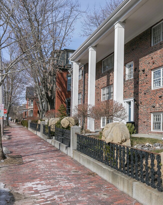 129 Pine St Portland ME 04102-large-029-