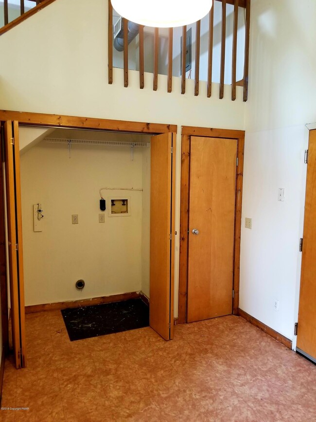 633 Mckinley St unit 202, Hazleton, PA 18201 - photo 6