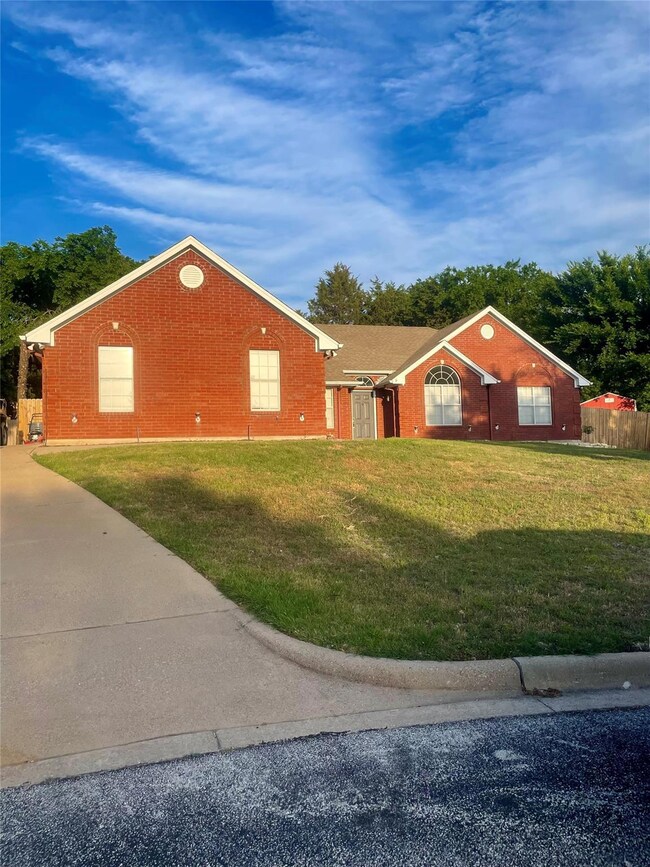 109 Thousand Oaks Cir, Weatherford, TX 76086 - photo 2