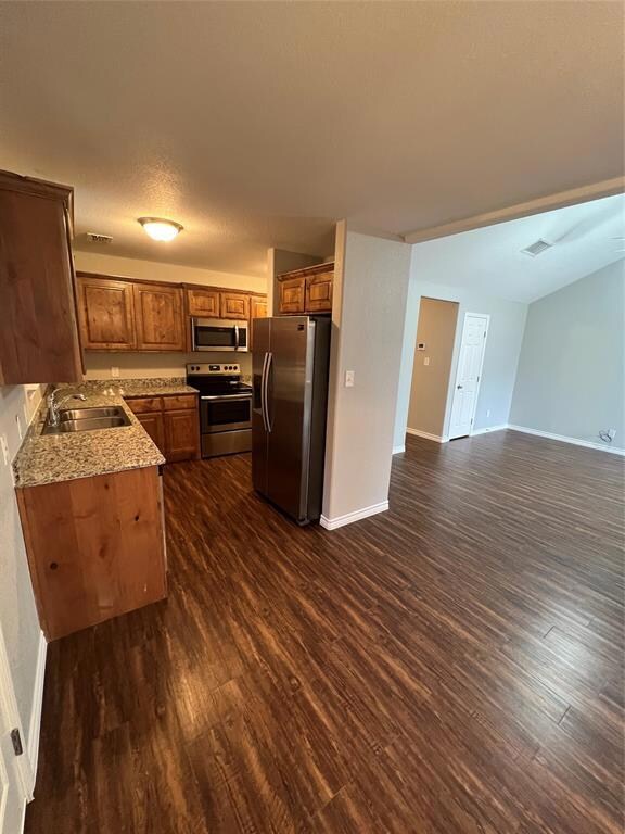 1512 N Anglin St, Cleburne, TX 76031 - photo 2