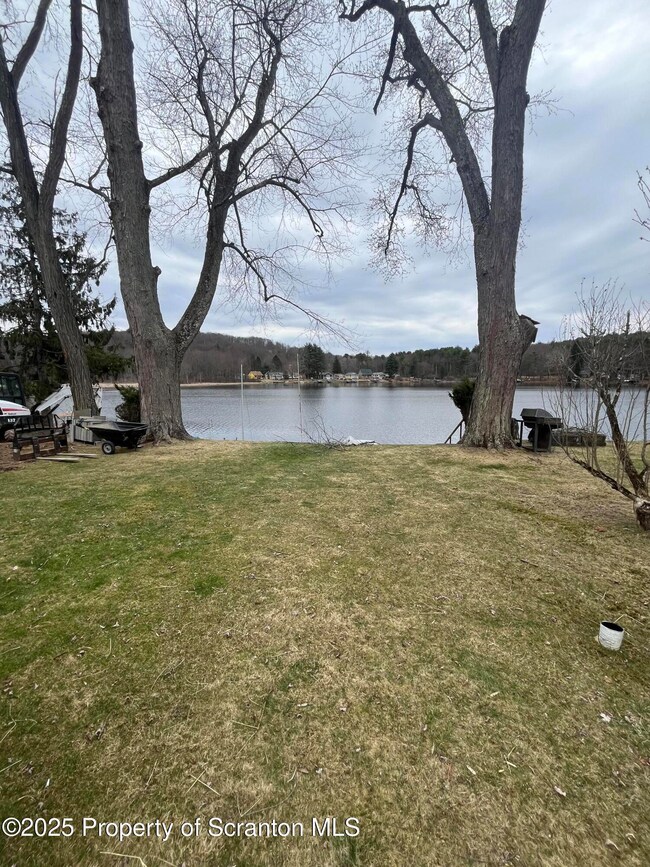 252 Baylor Rd unit T-561, Nicholson, PA 18446 - photo 4