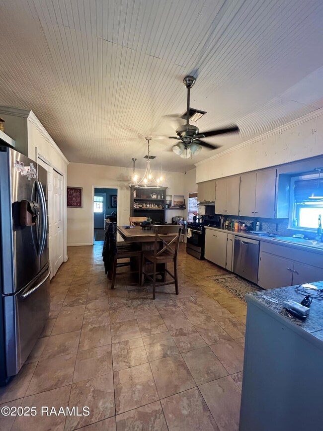 518 E 10th St, Crowley, LA 70526 - photo 4