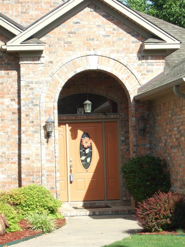 112 Hidden Valley Loop, Maumelle, AR 72113 - photo 2