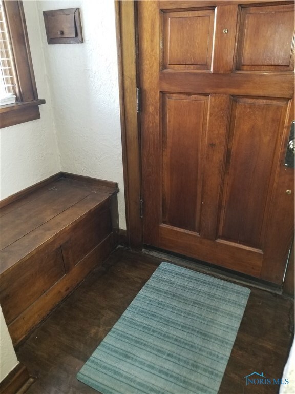 Foyer - Built in Storage Bench