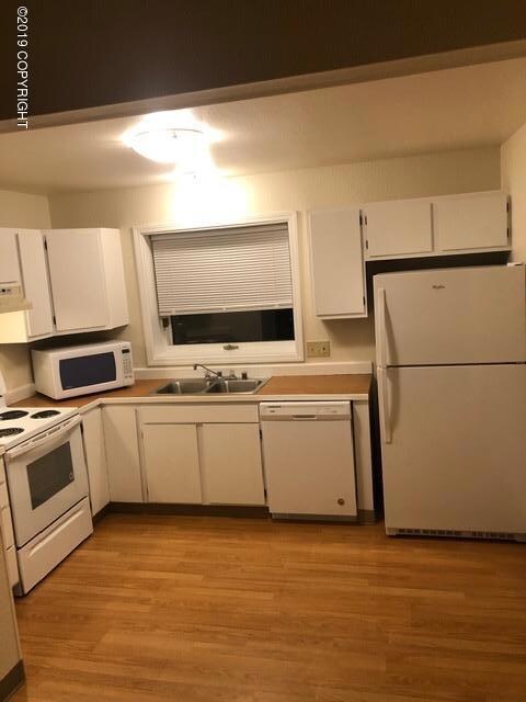 250 W Ponderosa Loop unit 4, Wasilla, AK 99654 - photo 2