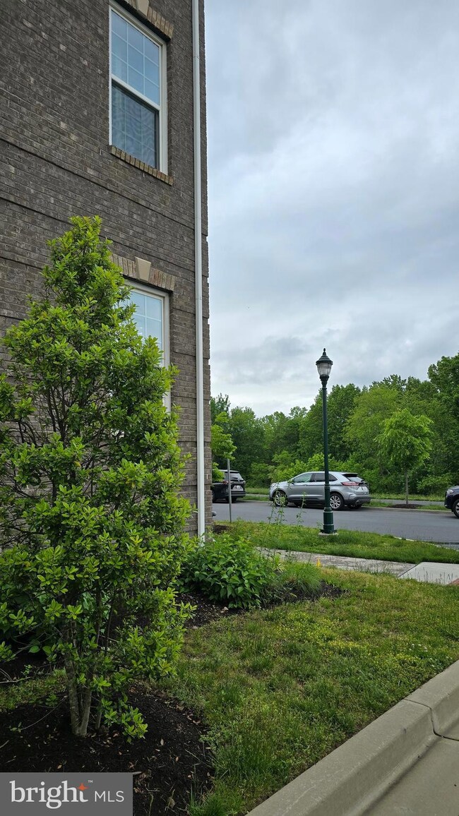 23510 Overlook Park Dr unit D1, Clarksburg, MD 20871 - photo 3