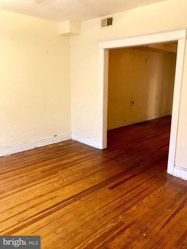 614 Otis Place NW, Washington, DC 20010 - photo 4