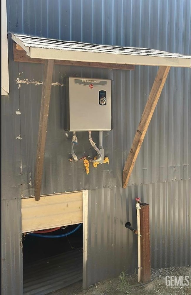 216 Pico St, Taft, CA 93268 - photo 5