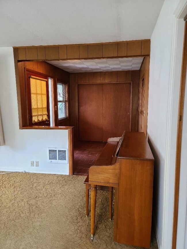 4325 Summers Ln, Klamath Falls, OR 97603 - photo 7