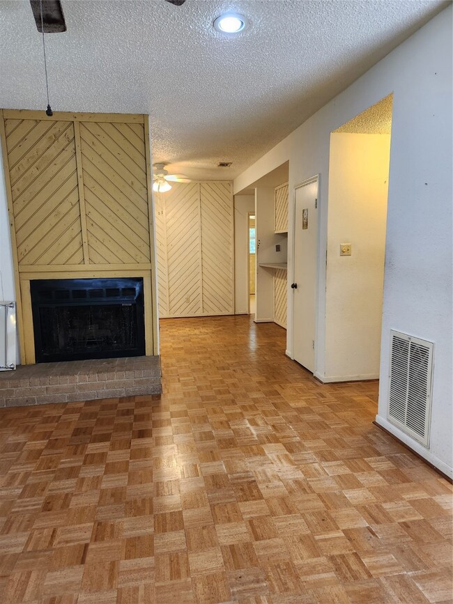 1904 Chelsea Ct, Rosenberg, TX 77471 - photo 3