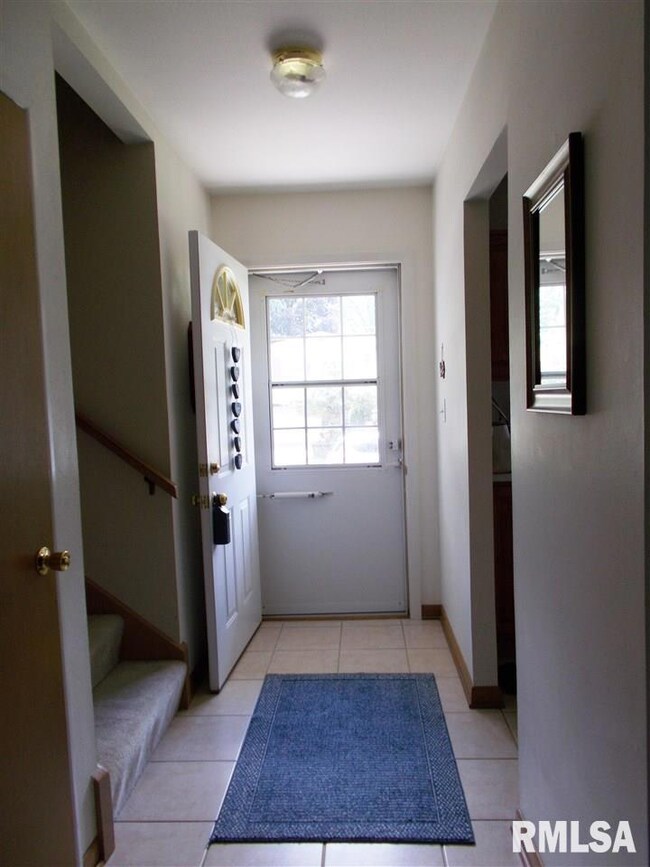 1228 Meadow Lane Dr, Bettendorf, IA 52722 - photo 7