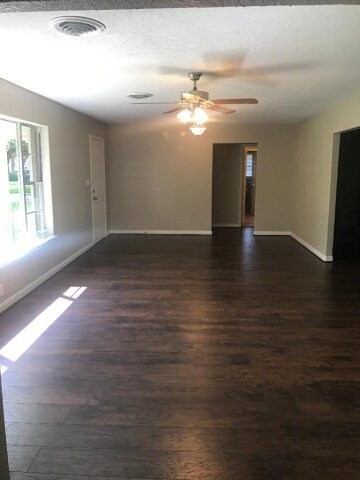 2004 Hillcrest Dr, Bay City, TX 77414 - photo 6