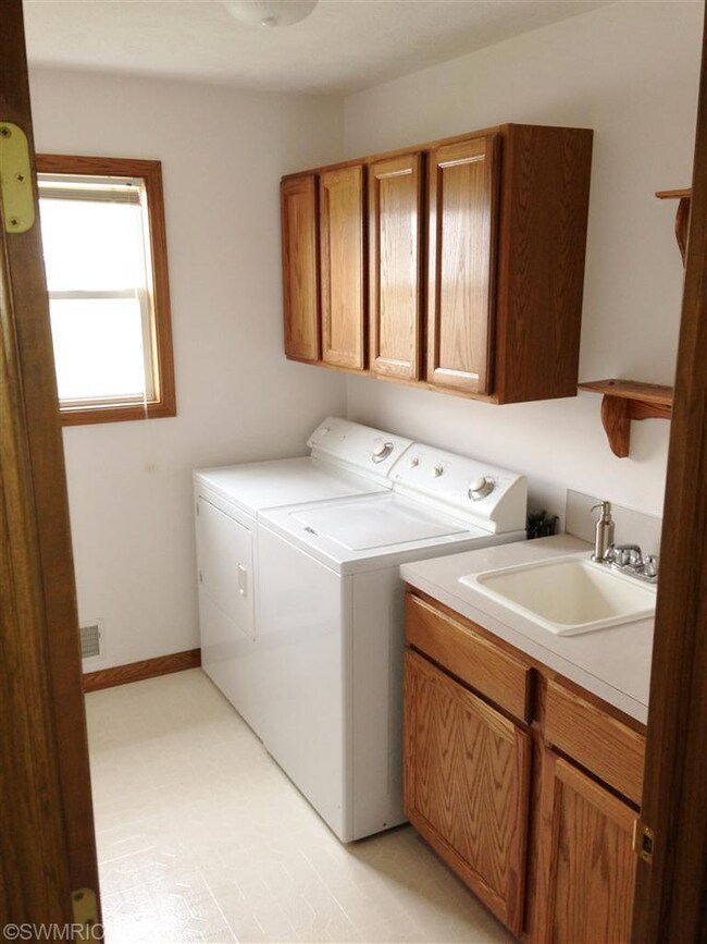 1489 Bogey St SW unit 15, Byron Center, MI 49315 - photo 5
