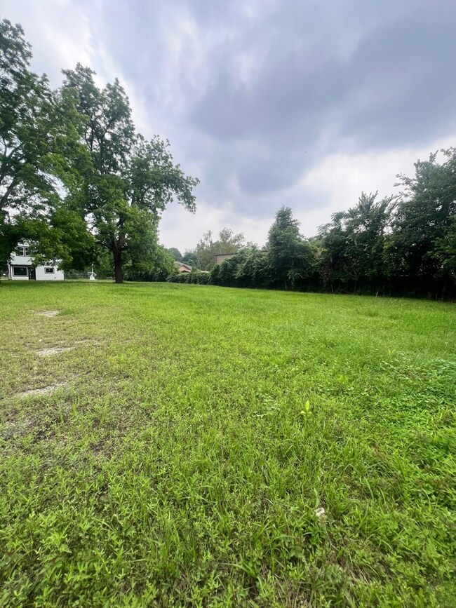 Lots 1&2 2329 Hampton St, Houston, TX 77088 - photo 6