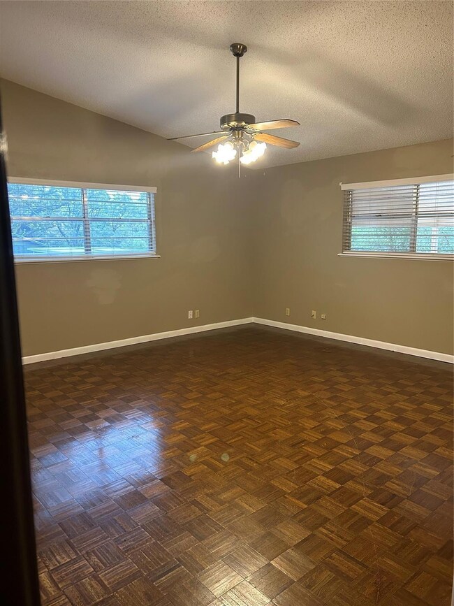 1200 W Munson St unit 1202, Denison, TX 75020 - photo 3