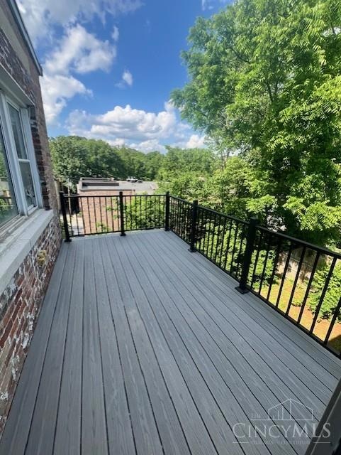 958 Hatch St, Cincinnati, OH 45202 - photo 2