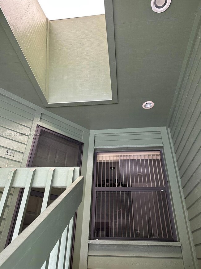 5200 SE Seascape Way unit 201, Stuart, FL 34997 - photo 3