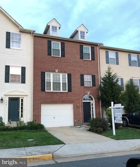 590 Tuliptree Square NE, Leesburg, VA 20176 - photo 2