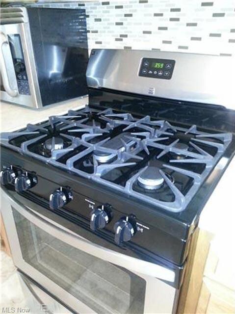 877 Marion St, Sheffield Lake, OH 44054 - photo 4