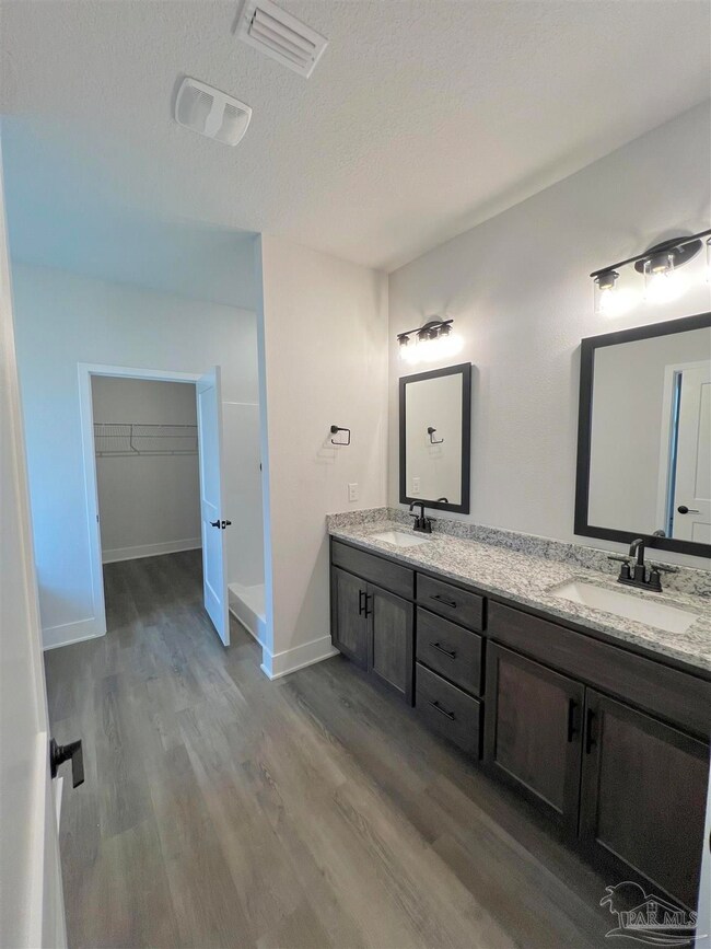 940 Rustling Pines Rd unit 13B, Cantonment, FL 32533 - photo 6