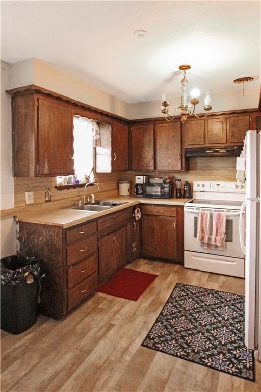 315 Bryan Ave, Foss, OK 73647 - photo 6