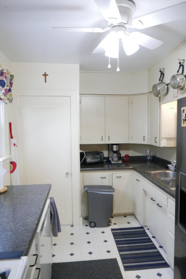 516 Elmhurst Ave, Kalamazoo, MI 49004 - photo 7