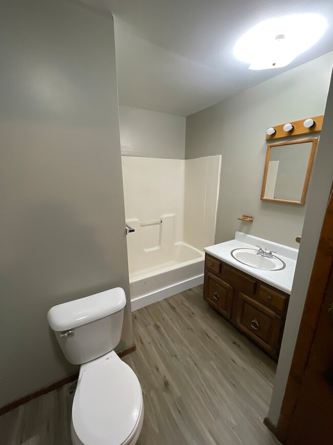 102 W Main St, Thorntown, IN 46071 - photo 6