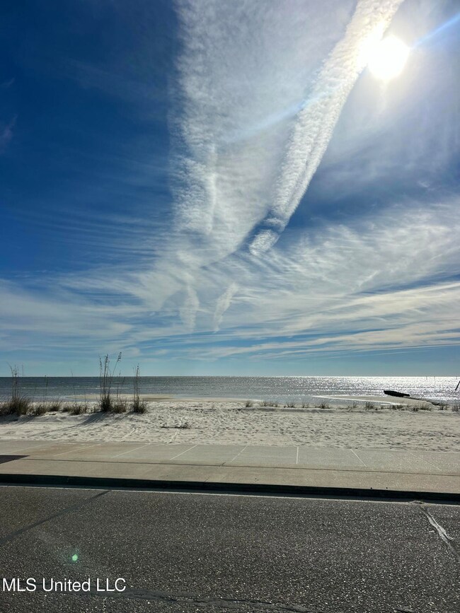 208 3rd Ave, Henderson Point, MS 39571 - photo 5