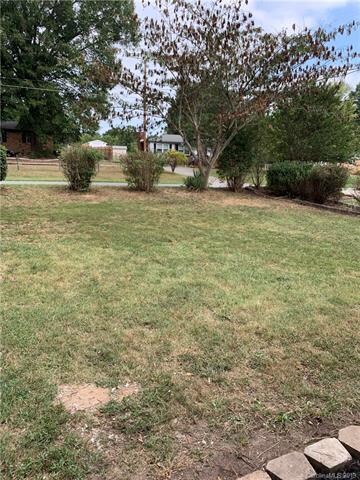 2335 Maplewood Dr unit 9, Gastonia, NC 28052 - photo 4